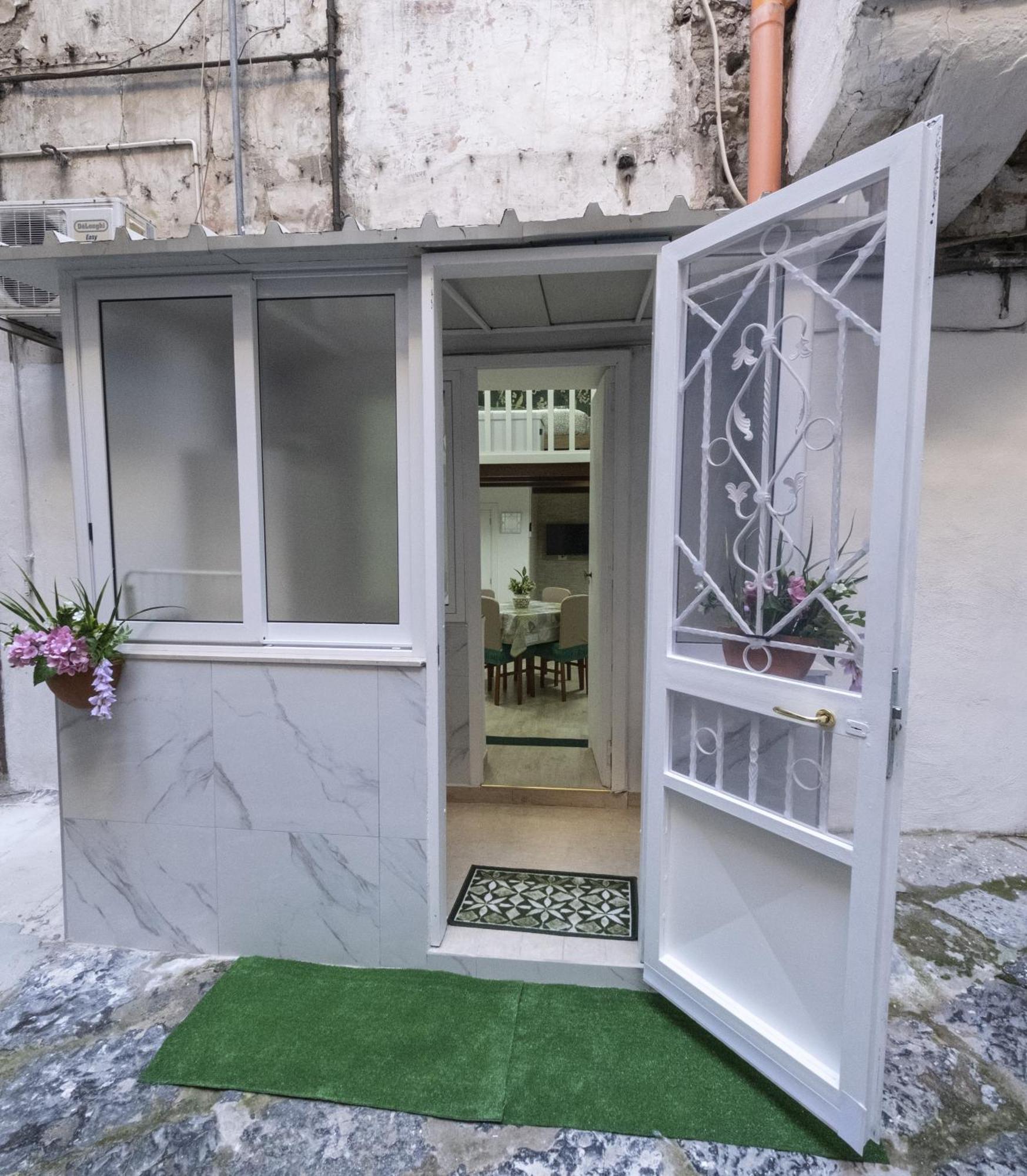 Center Valery Sweet House Napels